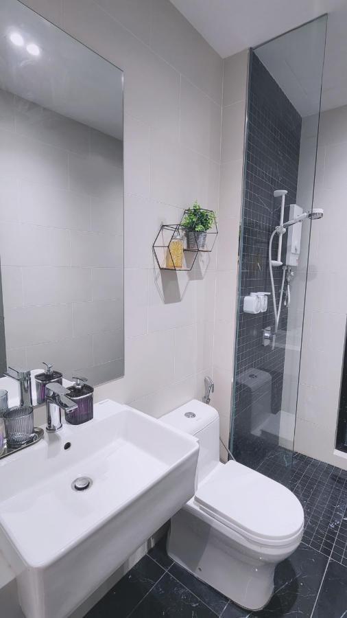 Skypool With Seaview 8Pax Beacon Executive Suites - Georgetown City Centre - 3Km To Komtar Luaran gambar