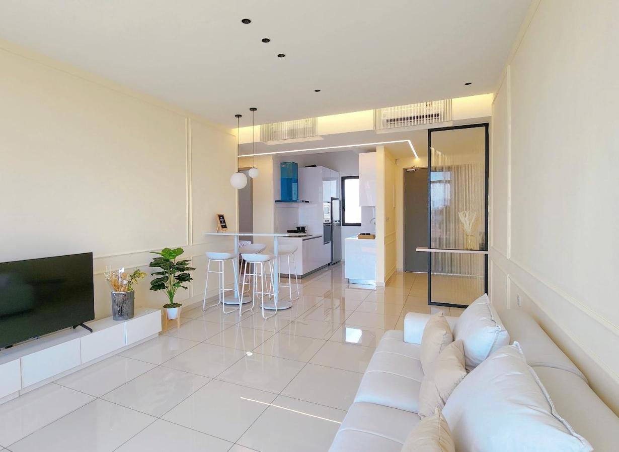 Skypool With Seaview 8Pax Beacon Executive Suites - Georgetown City Centre - 3Km To Komtar Luaran gambar